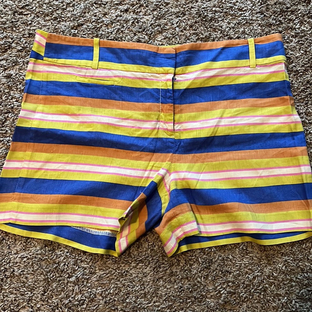 Cute stripped shorts.